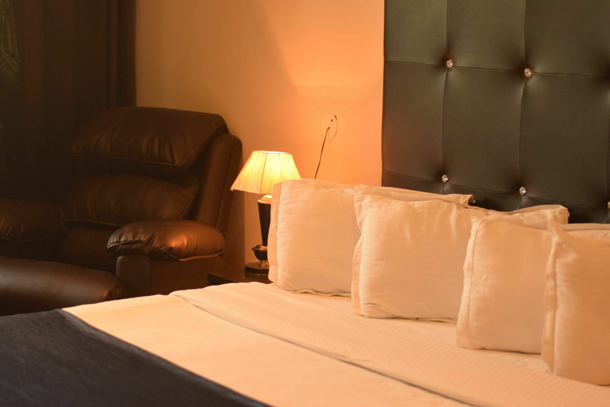 Fabhotel Prudent Амритсар Экстерьер фото